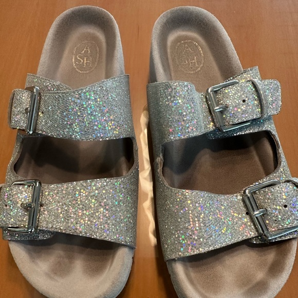 Ash slip on shinny sandals. - Picture 1 of 5